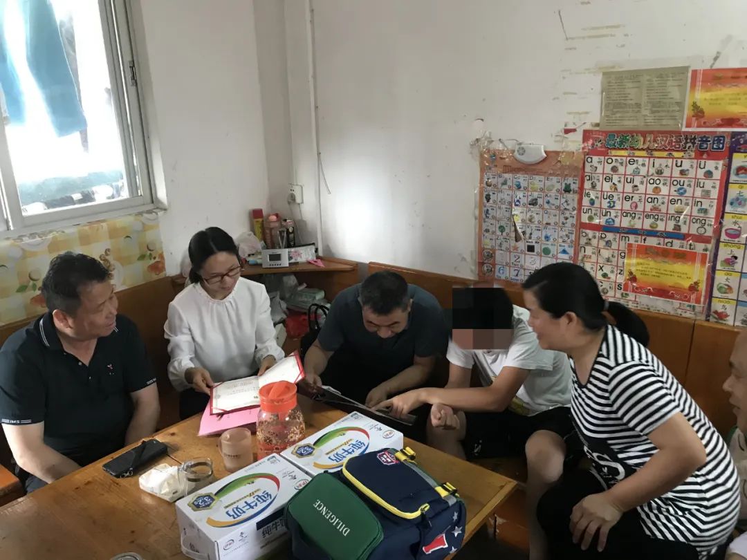 省、市總工會(huì)蹲點(diǎn)工作組開(kāi)展“六...